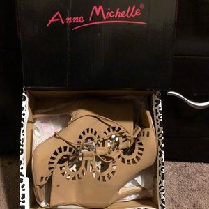 Sandals/ heels